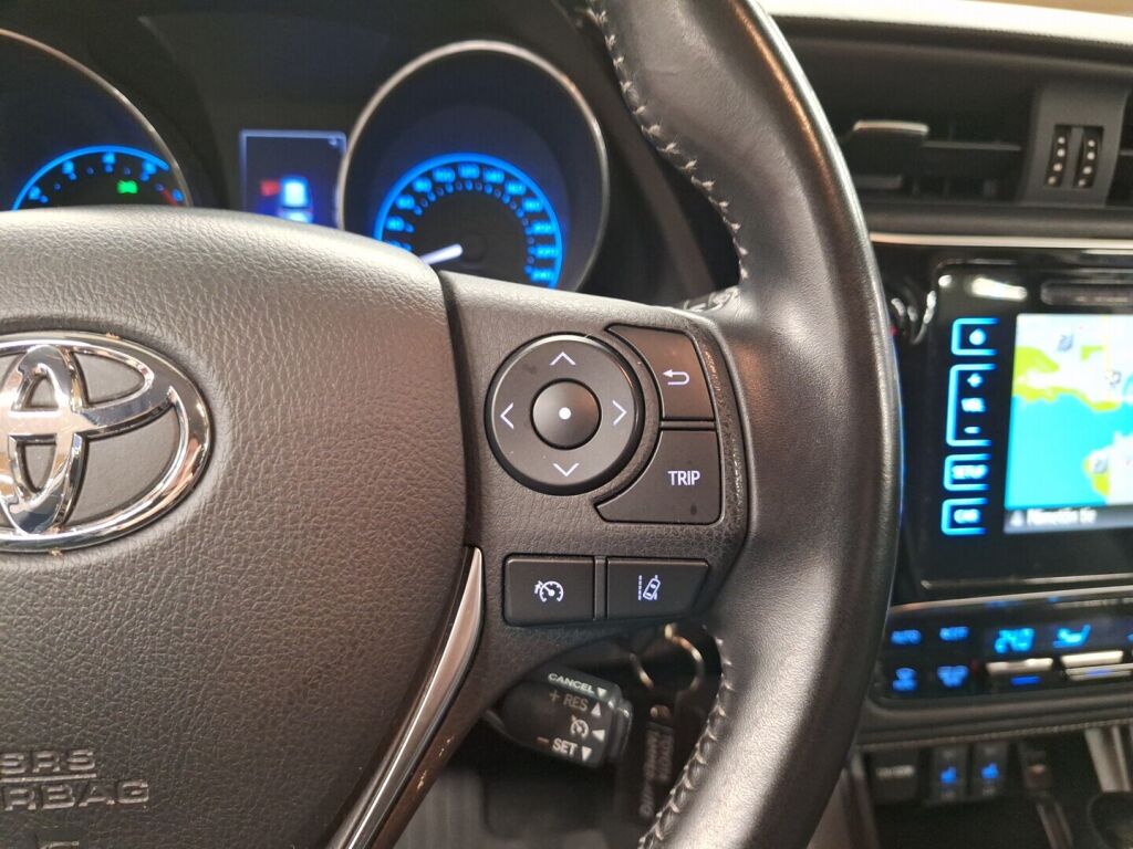 Toyota Auris 2016 Sininen