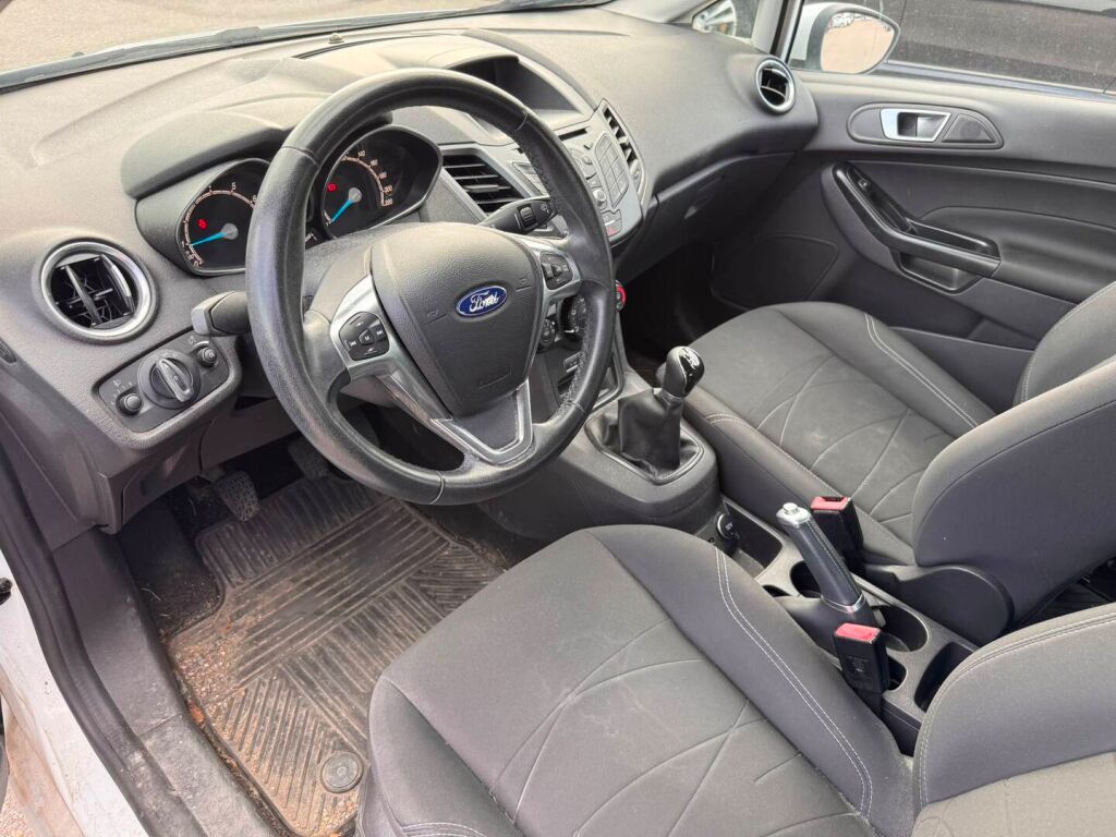 Ford Fiesta 2016 Valkoinen