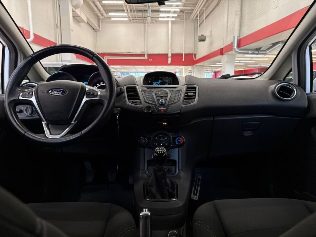 Ford Fiesta 2016 Valkoinen