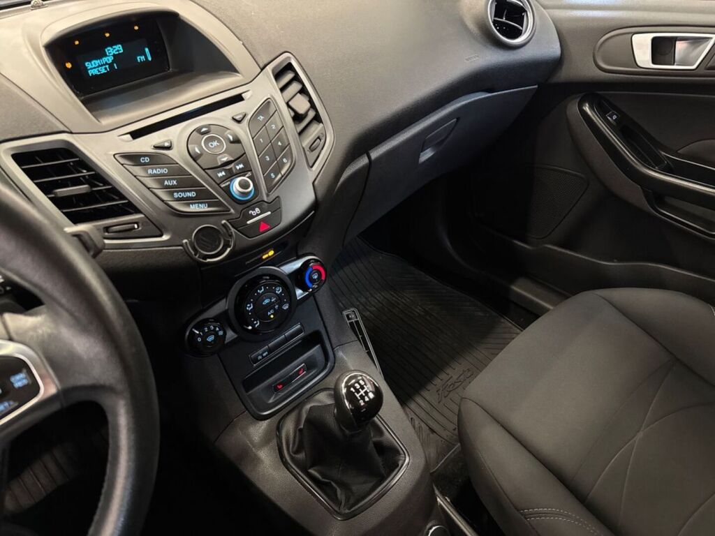 Ford Fiesta 2016 Valkoinen