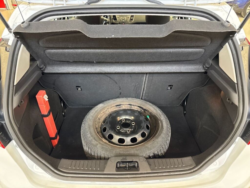 Ford Fiesta 2016 Valkoinen