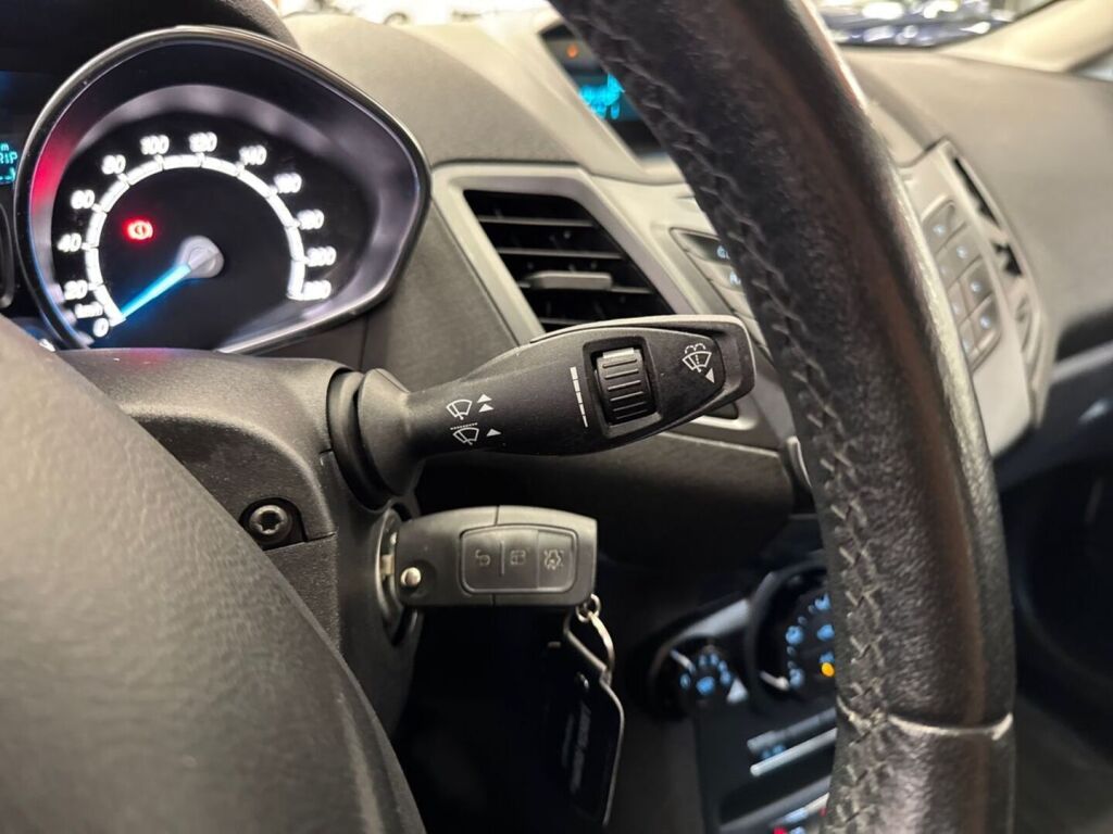 Ford Fiesta 2016 Valkoinen