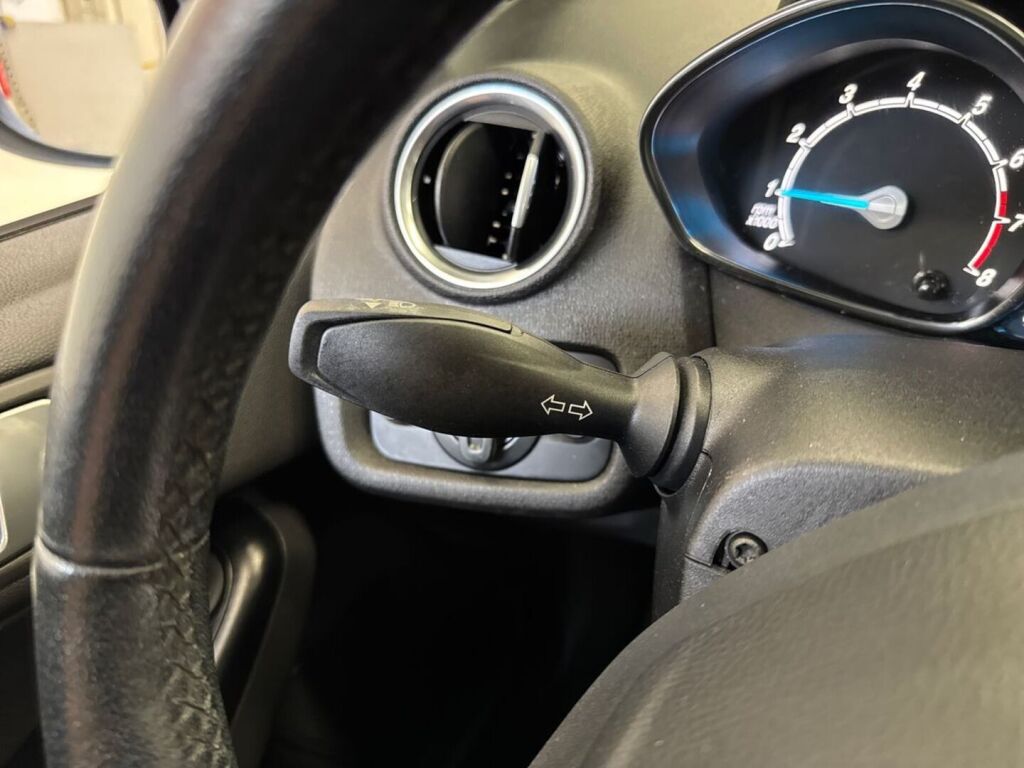 Ford Fiesta 2016 Valkoinen