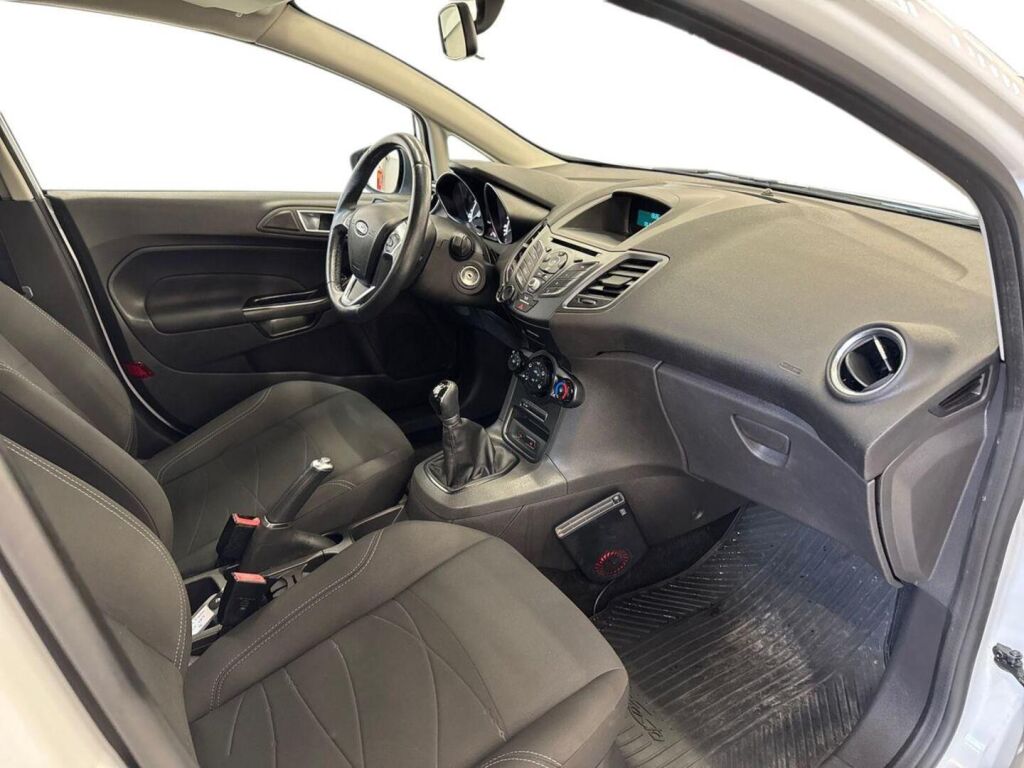 Ford Fiesta 2016 Valkoinen