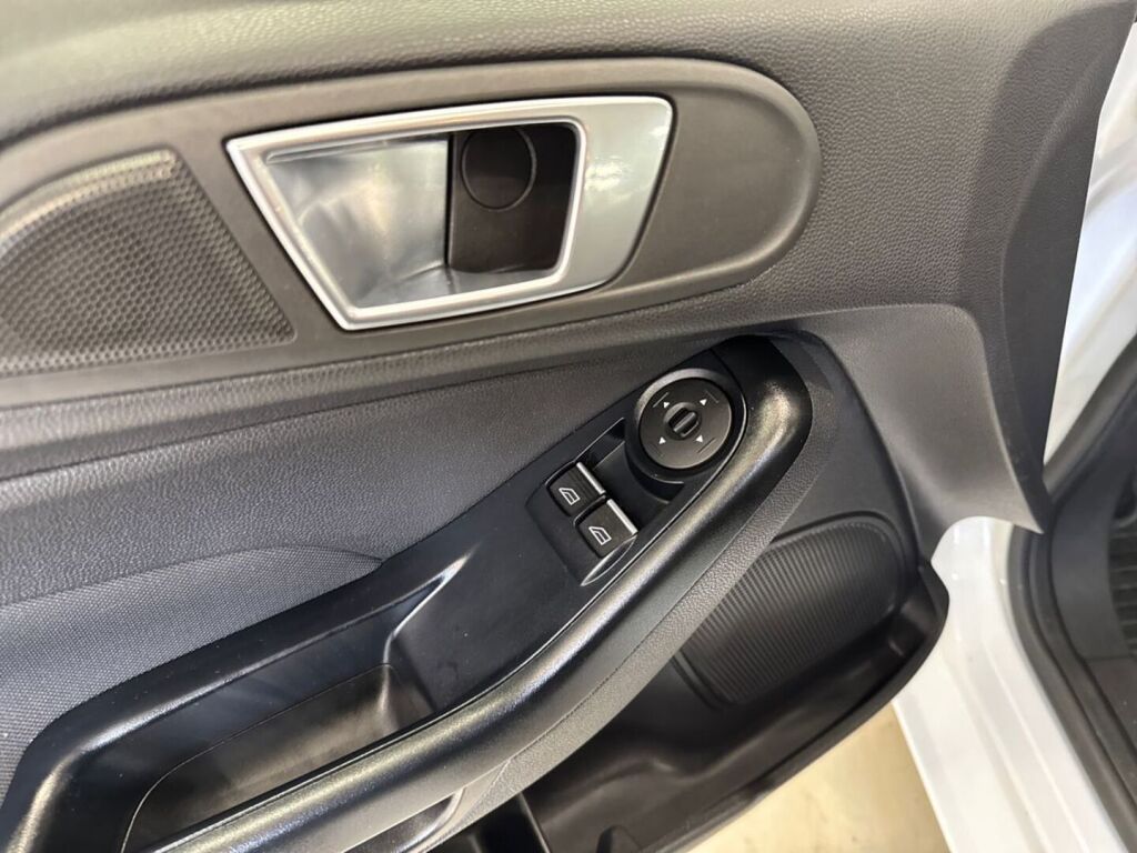 Ford Fiesta 2016 Valkoinen