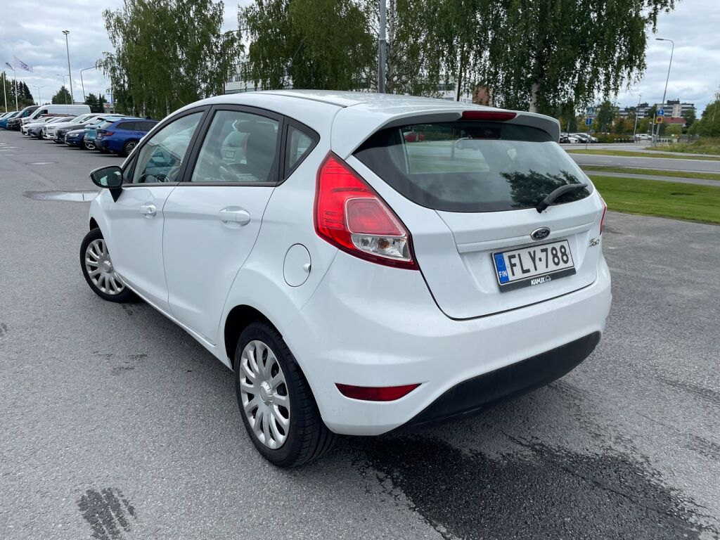 Ford Fiesta 2016 Valkoinen