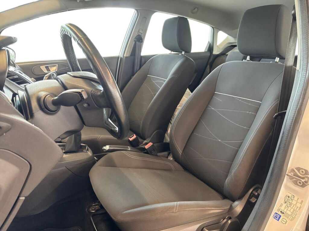 Ford Fiesta 2016 Valkoinen