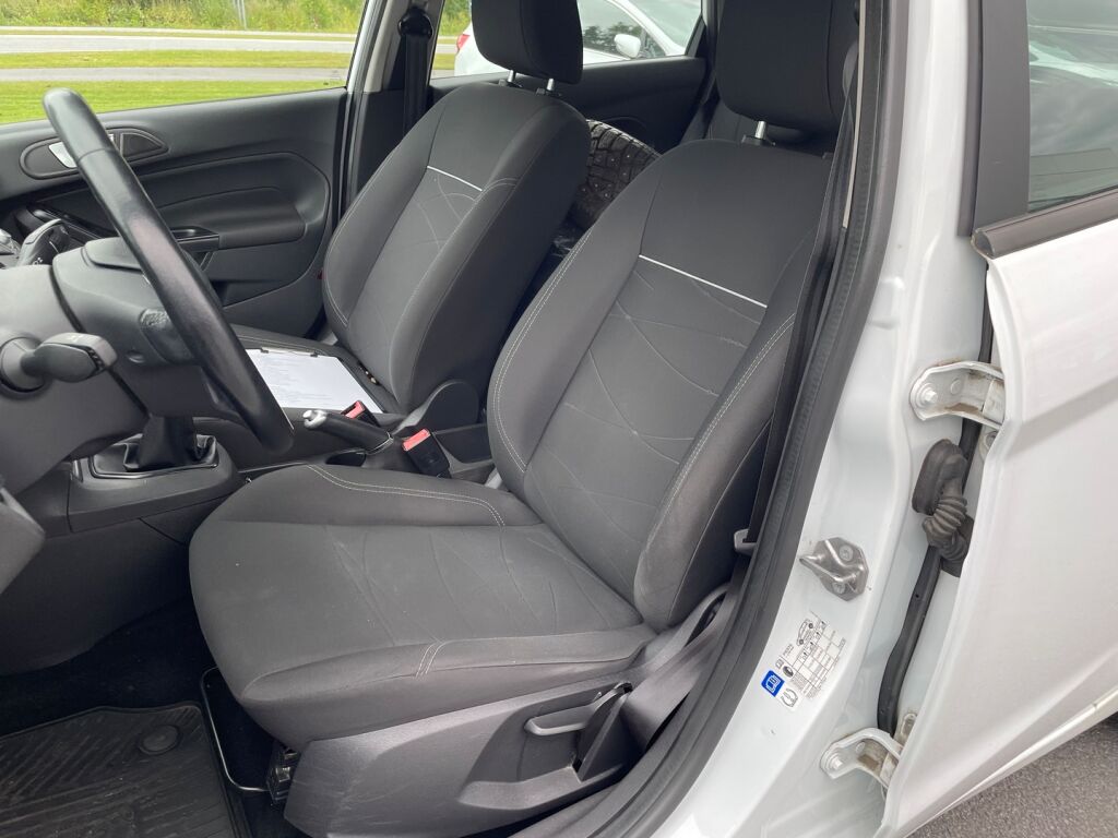 Ford Fiesta 2016 Valkoinen