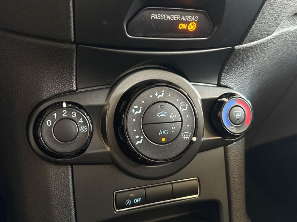 Ford Fiesta 2016 Valkoinen