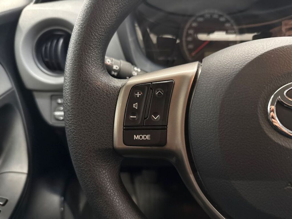 Toyota Yaris 2016 Valkoinen