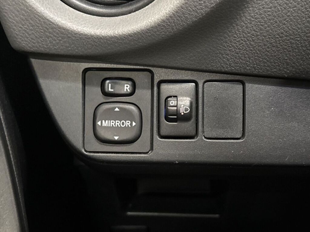 Toyota Yaris 2016 Valkoinen