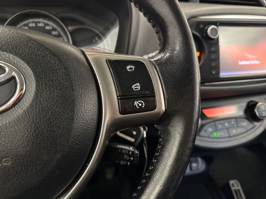 Toyota Yaris 2015 Valkoinen