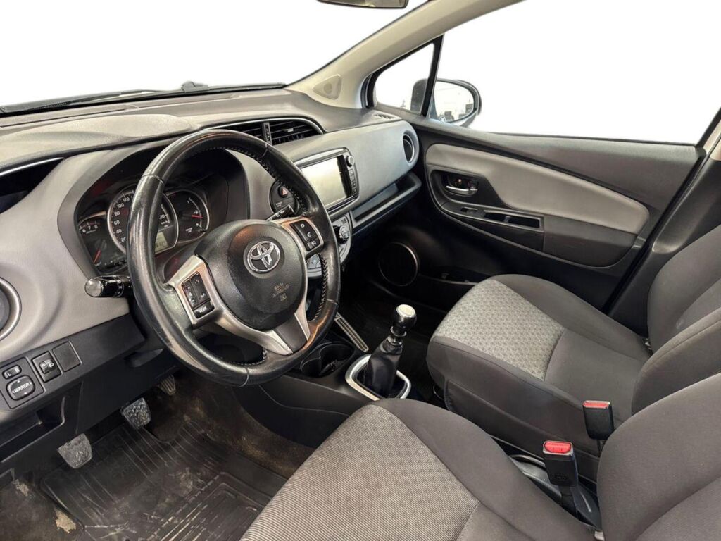 Toyota Yaris 2015 Valkoinen
