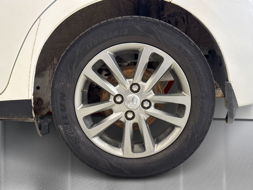 Toyota Yaris 2015 Valkoinen
