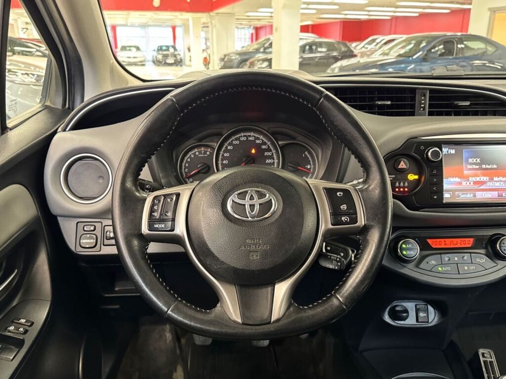 Toyota Yaris 2015 Valkoinen