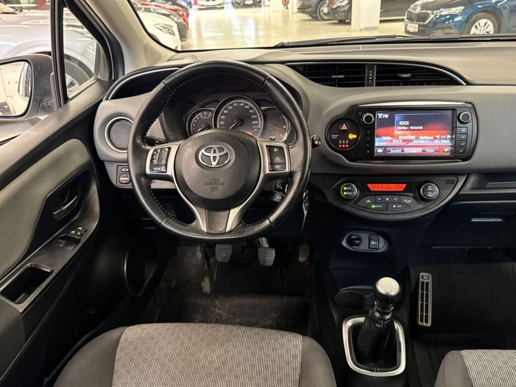 Toyota Yaris 2015 Valkoinen