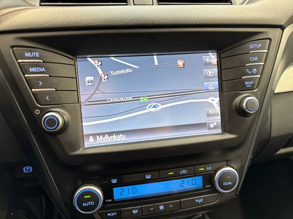 Toyota Avensis 2015 Musta