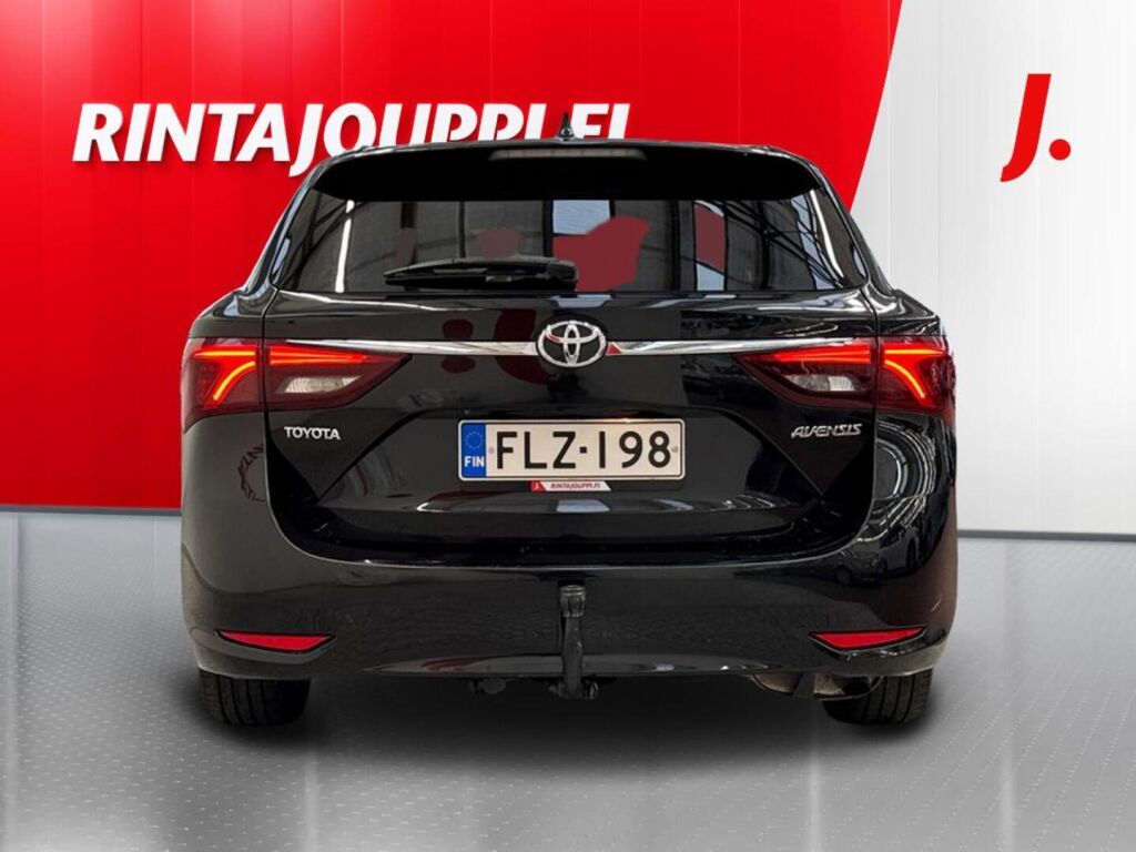 Toyota Avensis 2015 Musta