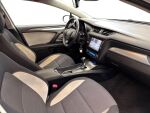 Toyota Avensis 2015 Musta