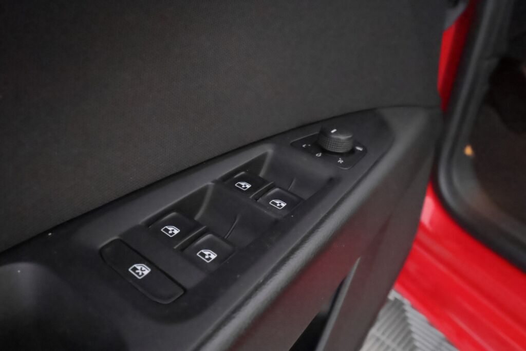 Seat Leon 2016 Punainen