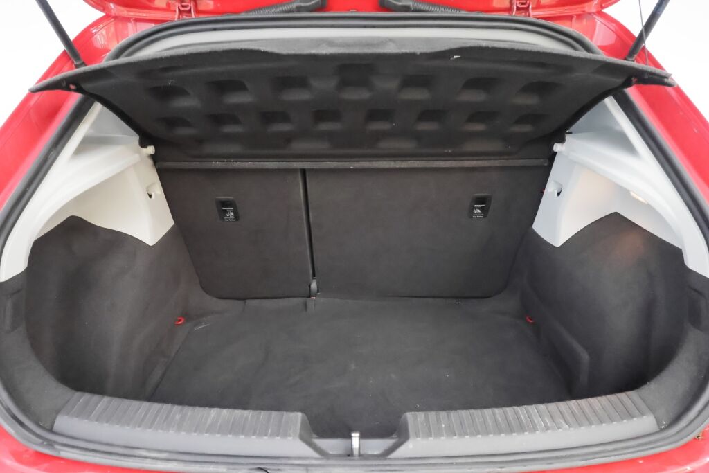 Seat Leon 2016 Punainen