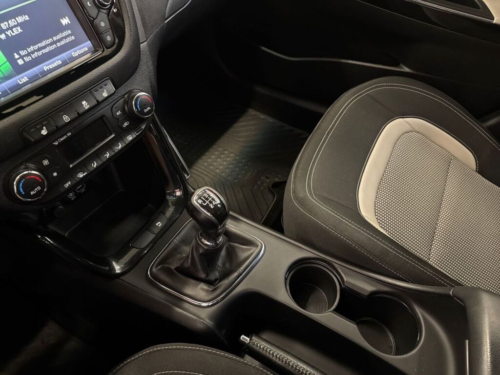 Kia Ceed 2015 Ruskea (beige)
