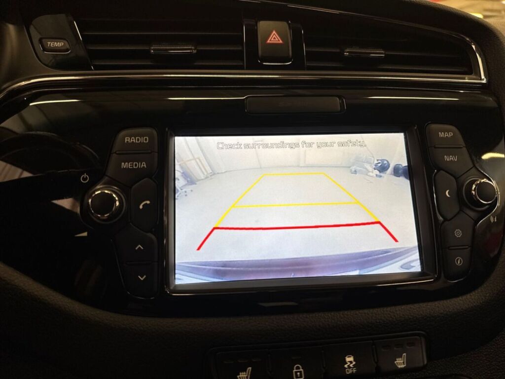 Kia Ceed 2015 Ruskea (beige)