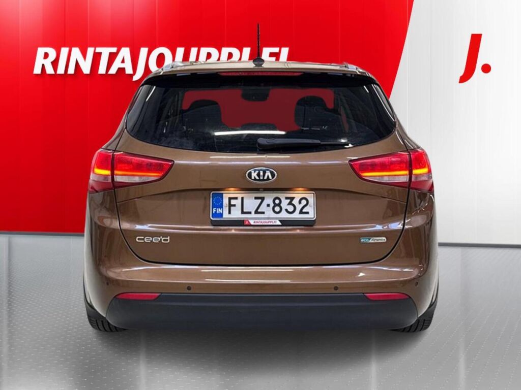 Kia Ceed 2015 Ruskea (beige)