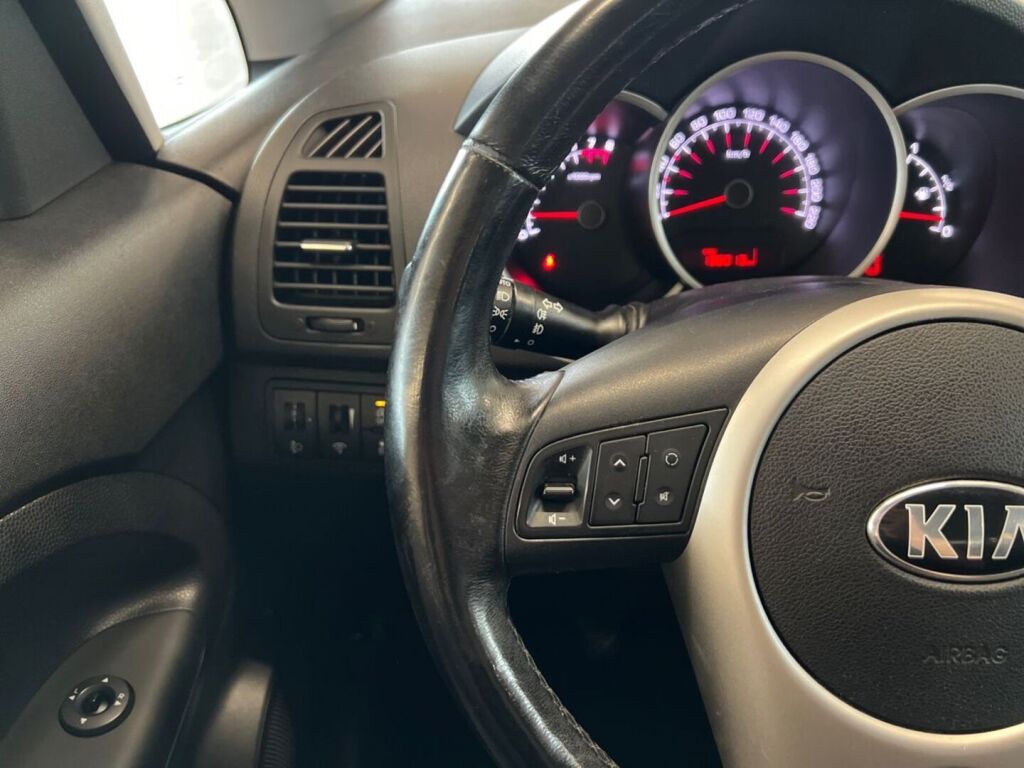 Kia Venga 2016 Hopea