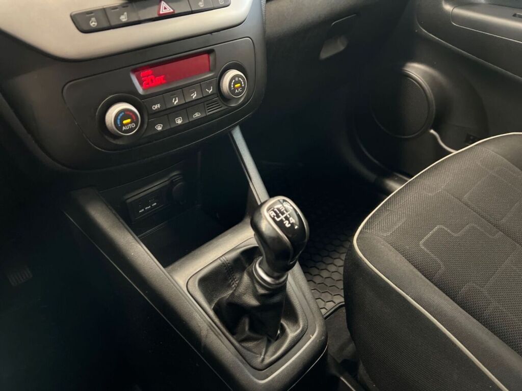 Kia Venga 2016 Hopea