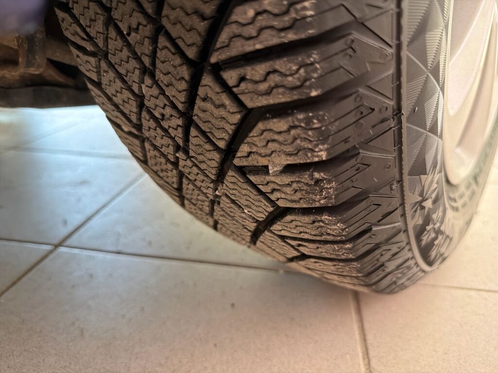 Peugeot 208 2016 Sininen