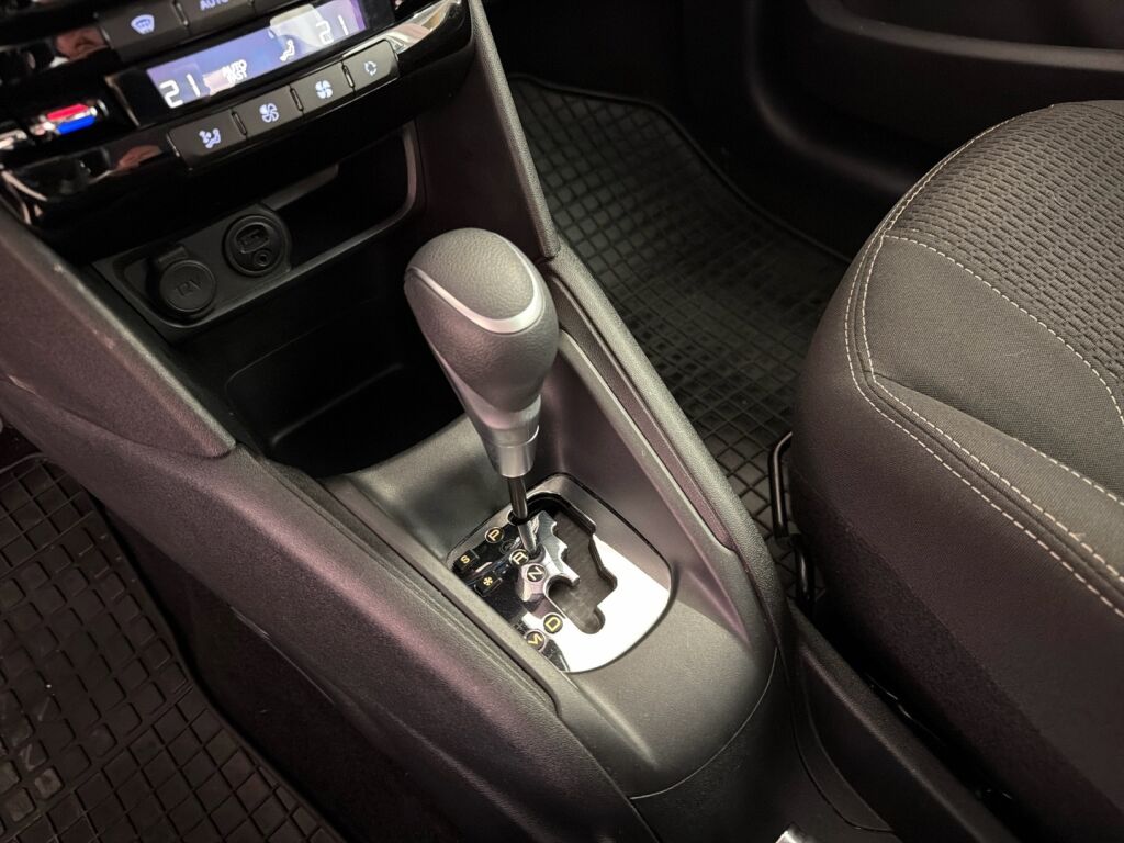 Peugeot 208 2016 Sininen