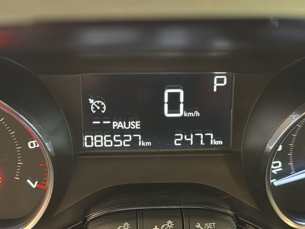 Peugeot 208 2016 Sininen