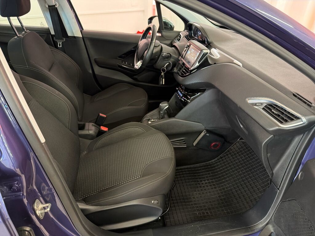 Peugeot 208 2016 Sininen