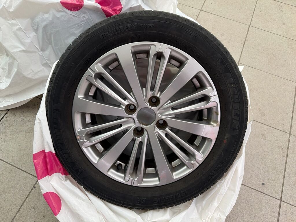 Peugeot 208 2016 Sininen