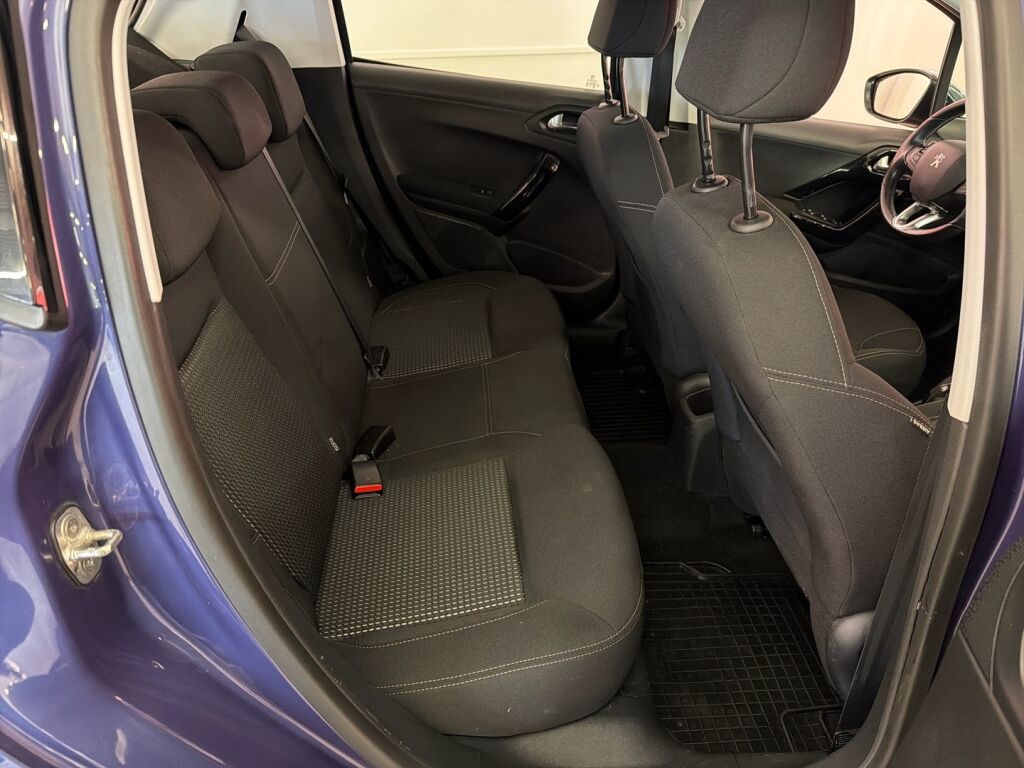 Peugeot 208 2016 Sininen