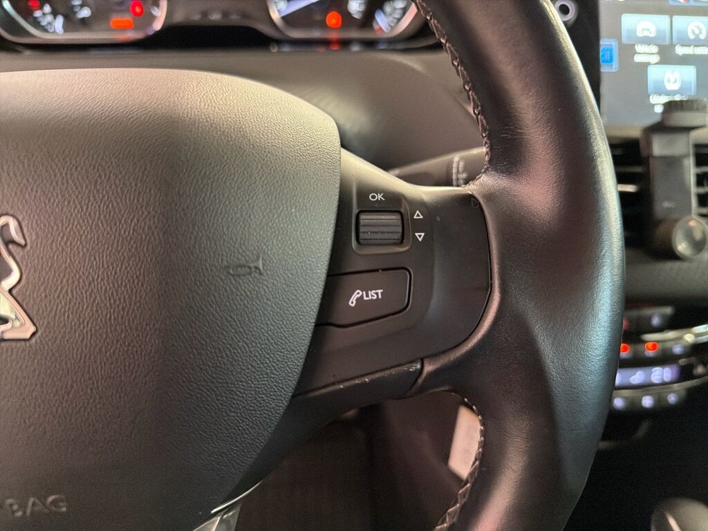 Peugeot 208 2016 Sininen