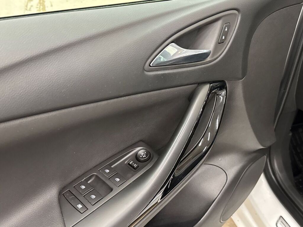 Opel Astra 2016 Valkoinen