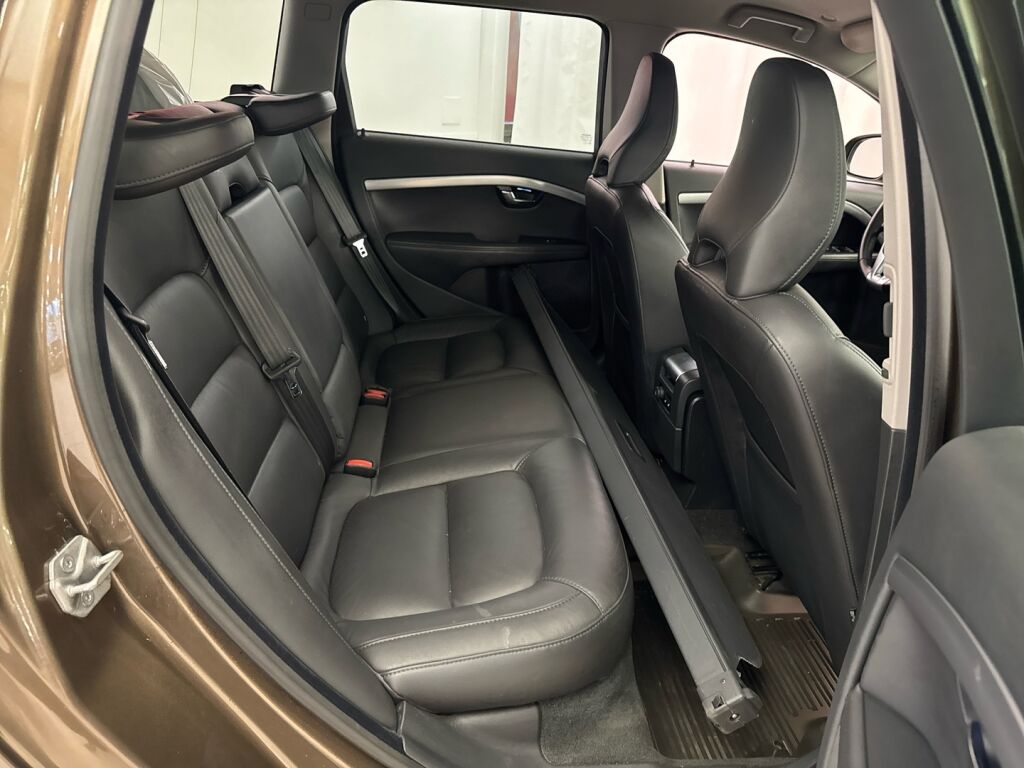 Volvo V70 2016 Ruskea (beige)