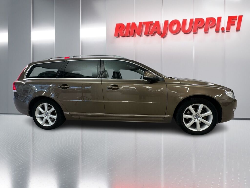 Volvo V70 2016 Ruskea (beige)