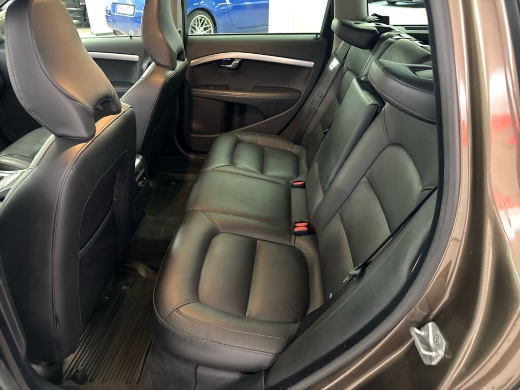 Volvo V70 2016 Ruskea (beige)