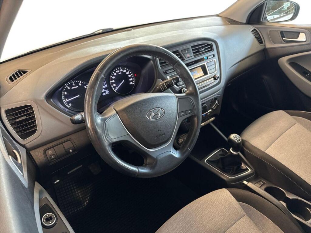 Hyundai i20 5d 2015 Valkoinen