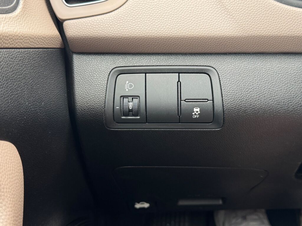 Hyundai i20 5d 2016 Punainen