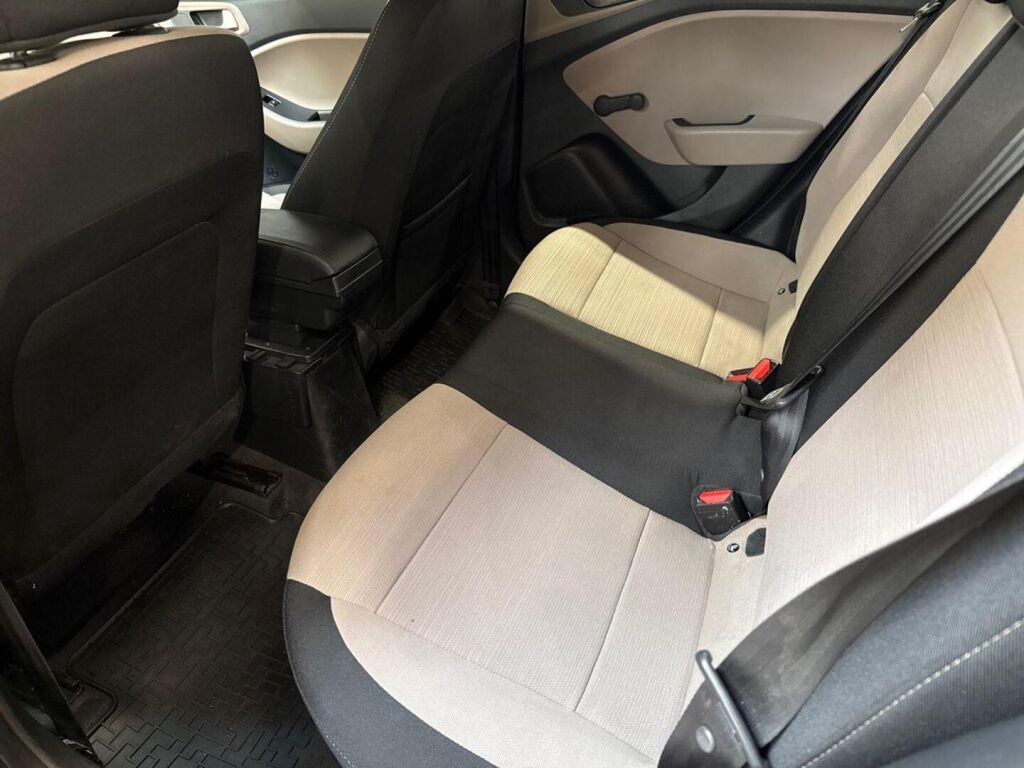 Hyundai i20 5d 2016 Punainen