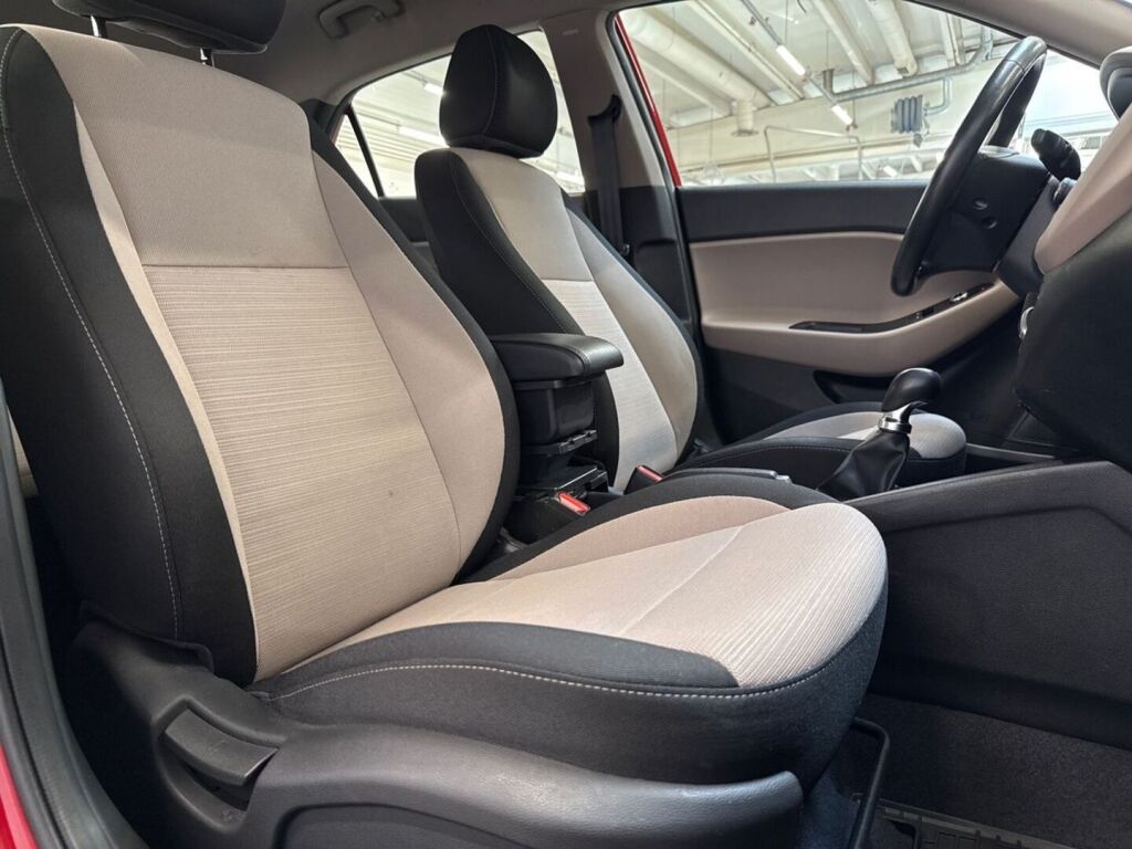 Hyundai i20 5d 2016 Punainen