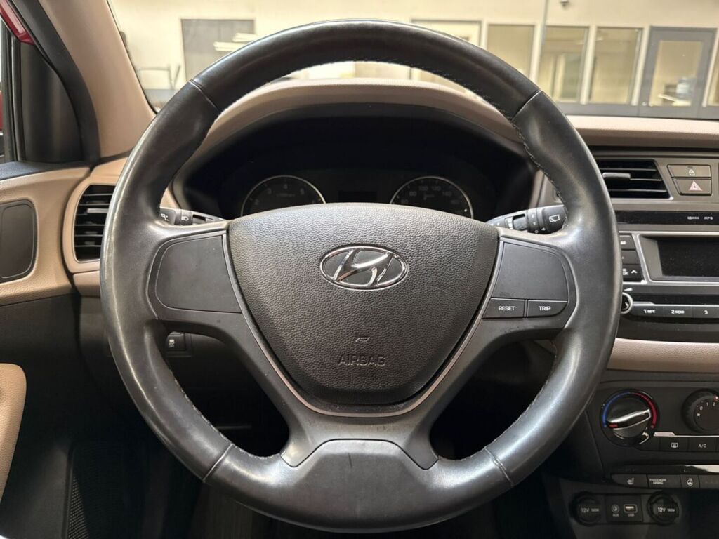 Hyundai i20 5d 2016 Punainen