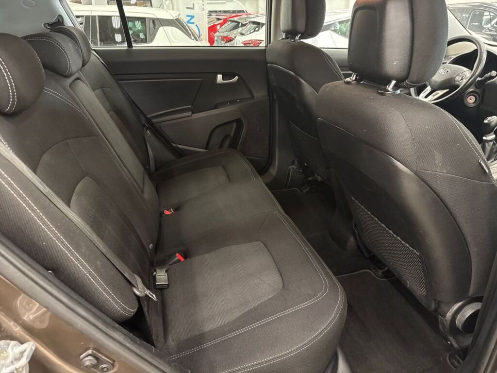 Kia Sportage 2016 Ruskea (beige)