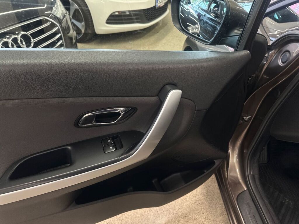 Kia Ceed 2016 Ruskea (beige)