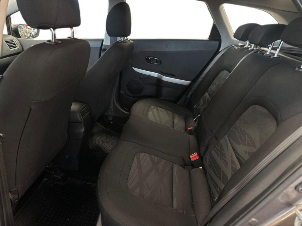 Kia Ceed 2016 Ruskea (beige)
