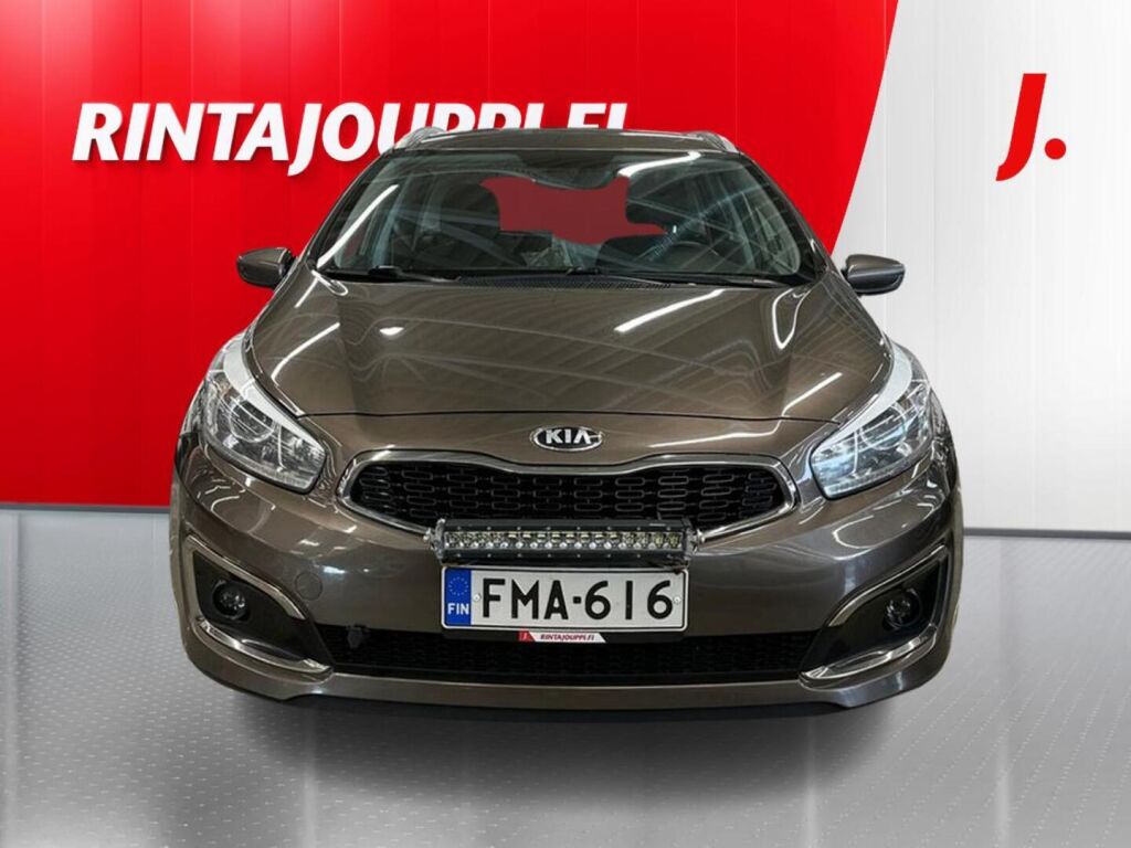 Kia Ceed 2016 Ruskea (beige)